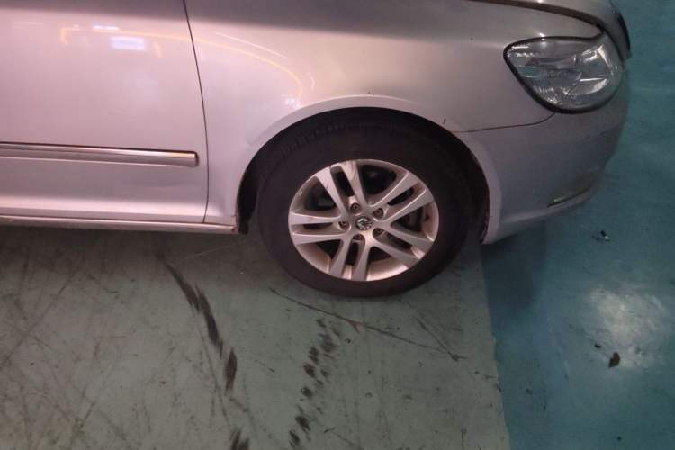 Used Skoda Octavia 2012 1.6L Automatic Yijie Edition Right Front Wheel Hub