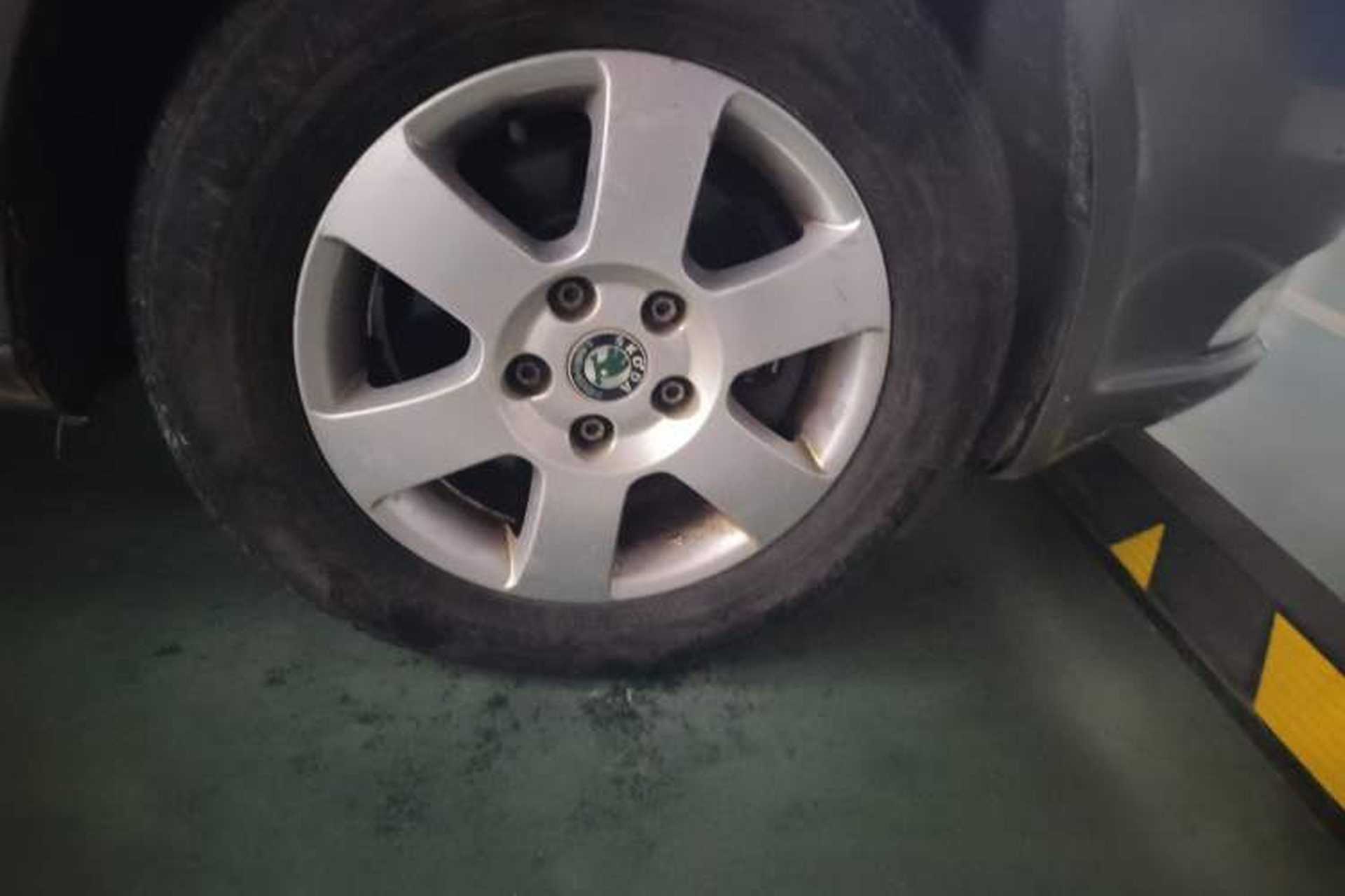 Used Skoda Octavia 2012 1.6L Automatic Yijun Edition Right Front Wheel Hub