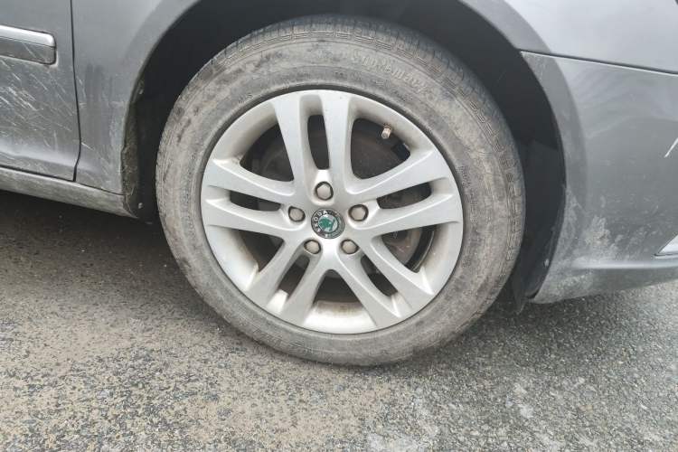 Used Skoda Octavia 2012 1.4TSI Manual - Yijun Edition Right Front Wheel Hub