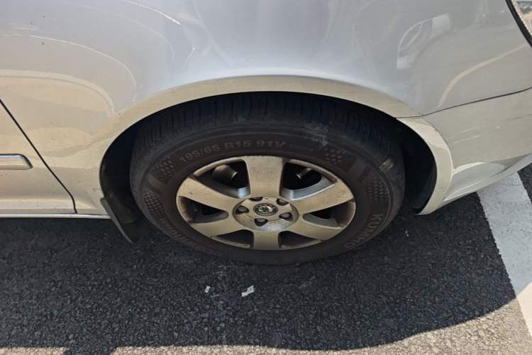 Used Skoda Octavia 2012 1.6L Automatic Yijie Edition Right Front Wheel Hub