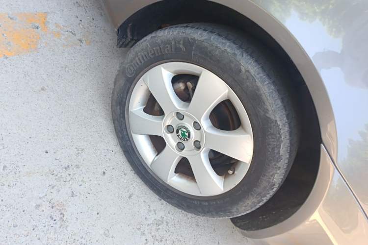 Used Skoda Octavia 2012 1.4TSI DSG Yijun Edition Right Front Wheel Hub