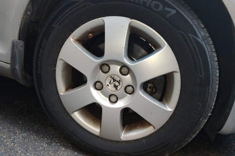 Used Skoda Octavia 2012 1.6L Automatic Yijie Edition Right Front Wheel Hub