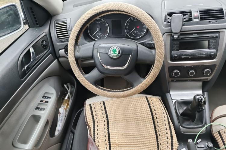 Used Skoda Octavia 2012 1.6L Manual Yijie Edition Steering Wheel