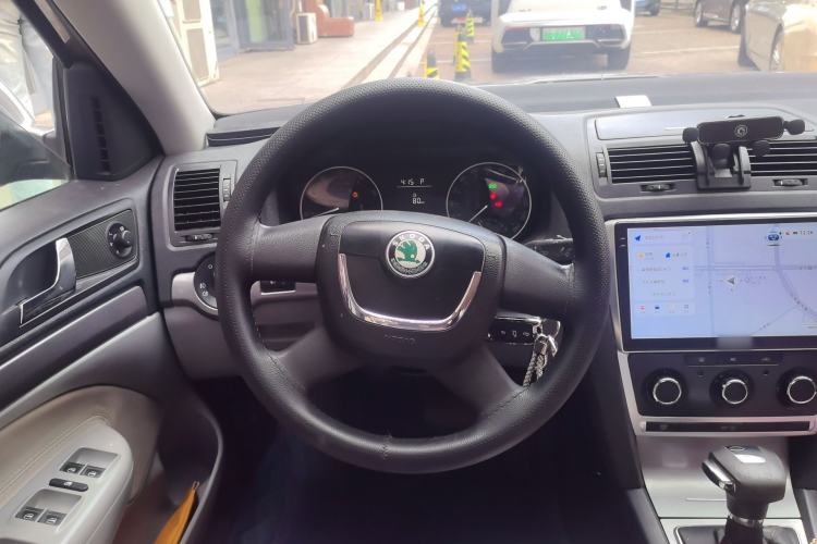 Used Skoda Octavia 2012 1.6L Automatic Yijie Edition Steering Wheel