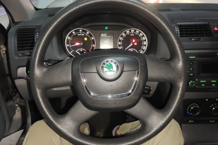 Used Skoda Octavia 2012 1.6L Manual Yijie Edition Steering Wheel