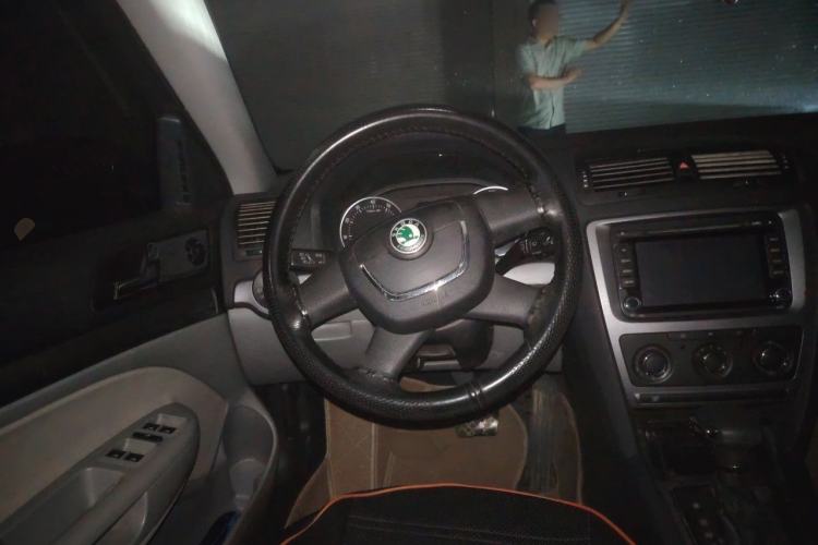 Used Skoda Octavia 2012 1.6L Automatic Yijie Edition Steering Wheel