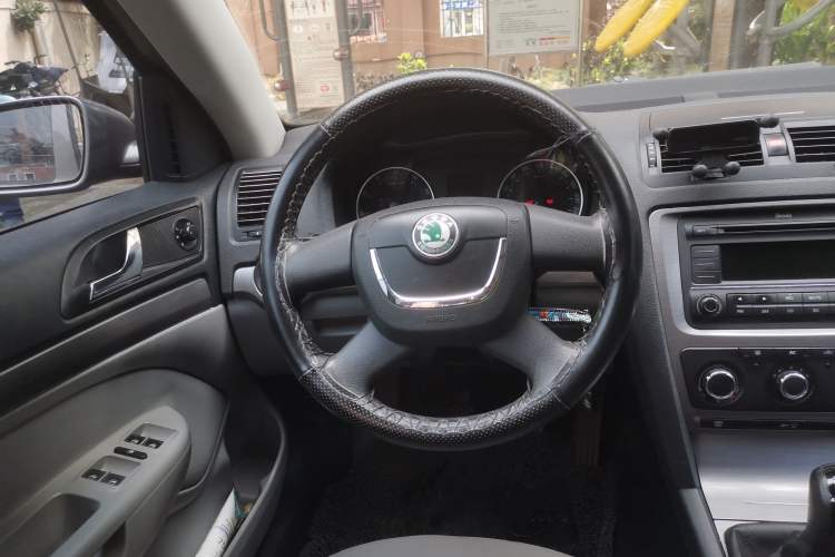 Used Skoda Octavia 2012 1.6L Manual Yijun Edition Steering Wheel