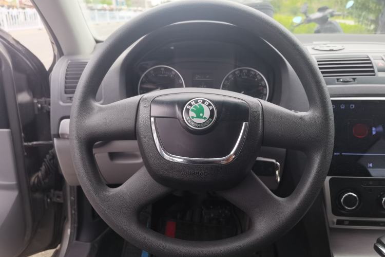 Used Skoda Octavia 2012 2.0L Automatic Yijie Version Steering Wheel