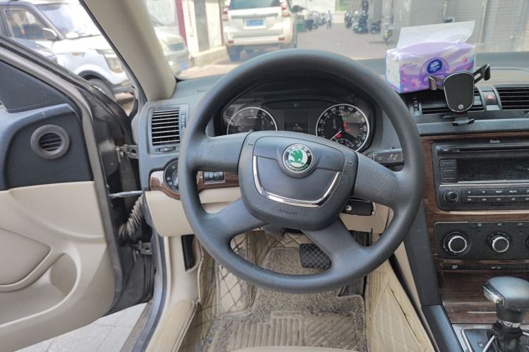 Used Skoda Octavia 2012 1.6L Automatic Yijun Edition Steering Wheel