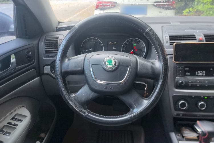 Used Skoda Octavia 2012 1.6L Automatic Yijie Edition Steering Wheel