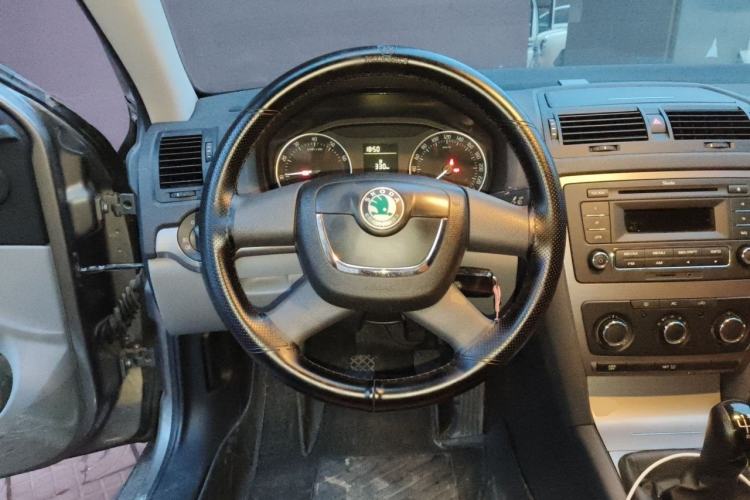 Used Skoda Octavia 2012 1.6L Manual Yijie Edition Steering Wheel