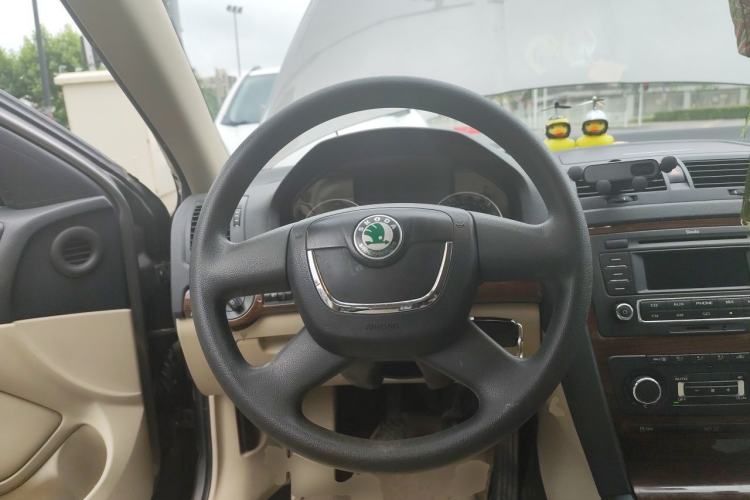 Used Skoda Octavia 2012 1.4TSI Manual - Yijun Edition Steering Wheel