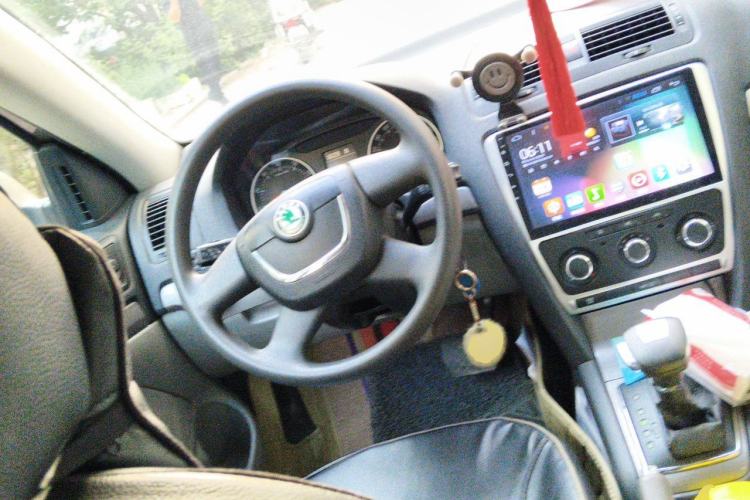 Used Skoda Octavia 2012 1.6L Automatic Yijie Edition Steering Wheel
