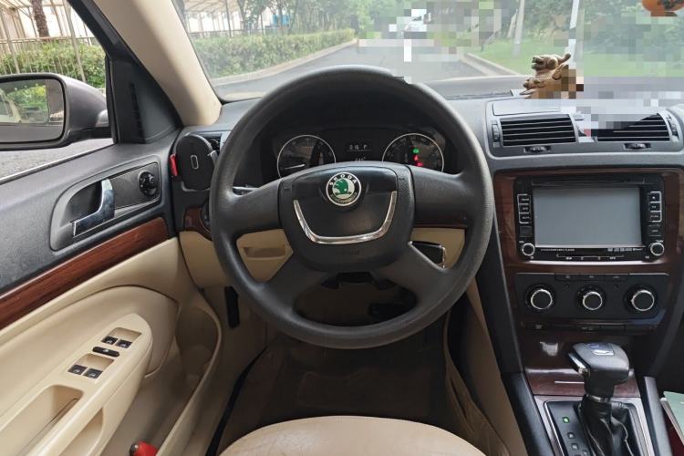 Used Skoda Octavia 2012 1.6L Automatic Yijun Edition Steering Wheel