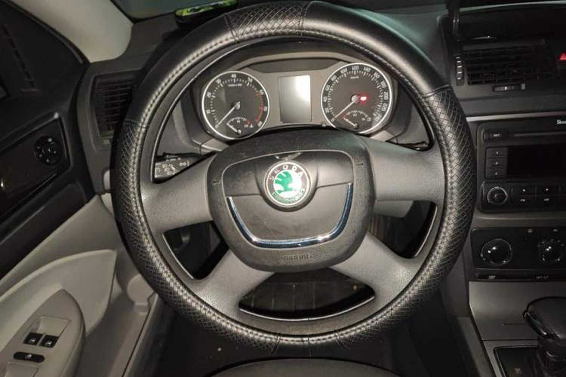 Used Skoda Octavia 2012 1.6L Automatic Yijie Edition Steering Wheel