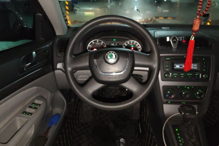 Used Skoda Octavia 2012 1.6L Automatic Yijie Edition Steering Wheel
