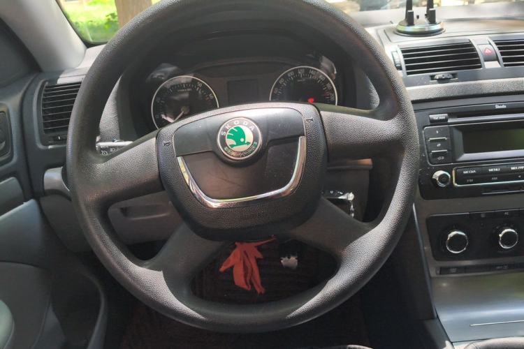 Used Skoda Octavia 2012 1.6L Manual Yijie Edition Steering Wheel