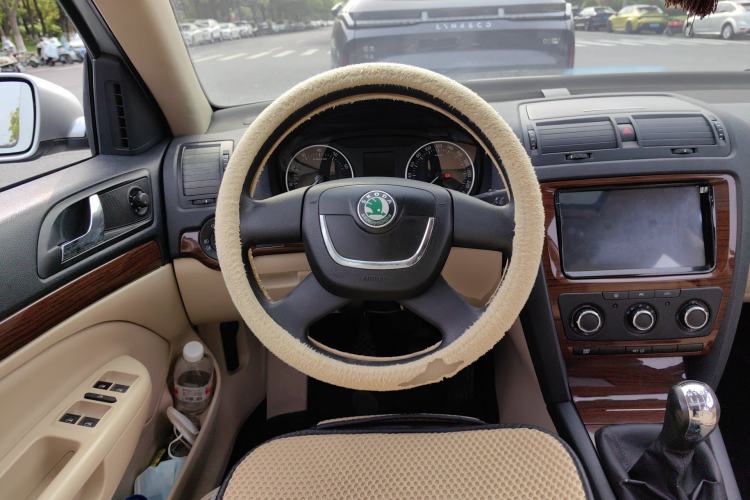 Used Skoda Octavia 2012 1.6L Manual Yijun Edition Steering Wheel