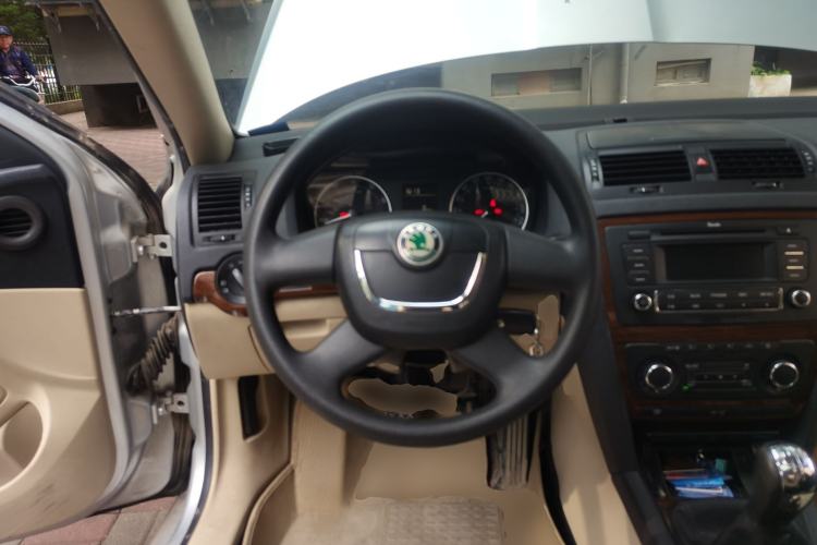 Used Skoda Octavia 2012 1.6L Manual Yijun Edition Steering Wheel