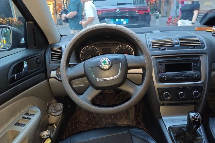 Used Skoda Octavia 2012 1.6L Manual Eado Edition Steering Wheel