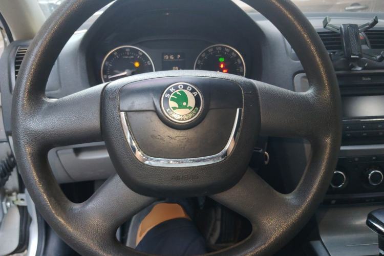 Used Skoda Octavia 2012 1.6L Automatic Yijie Edition Steering Wheel