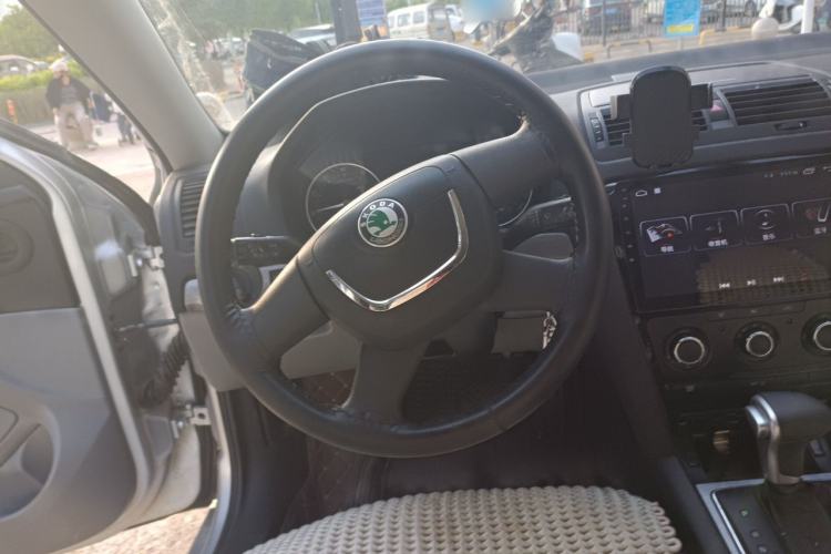 Used Skoda Octavia 2012 1.6L Automatic Yijie Edition Steering Wheel