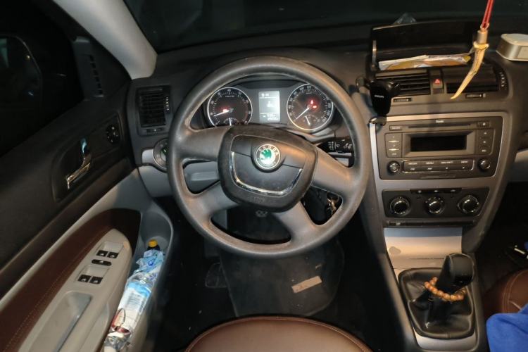 Used Skoda Octavia 2012 1.6L Manual Eado Edition Steering Wheel
