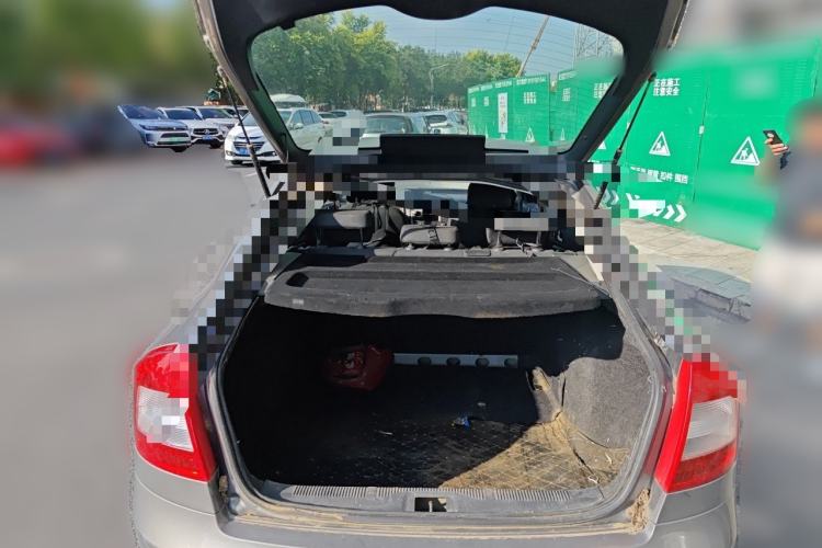 Used Skoda Octavia 2012 1.6L Automatic Yijie Edition Trunk