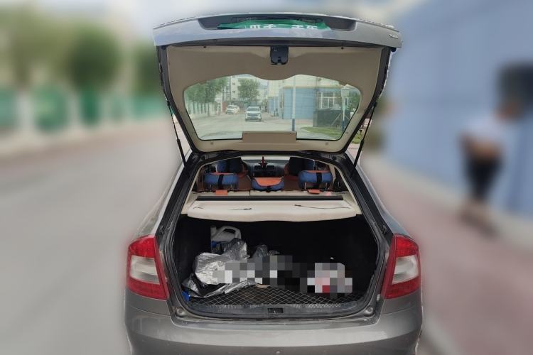 Used Skoda Octavia 2012 1.6L Automatic Yijun Edition Trunk