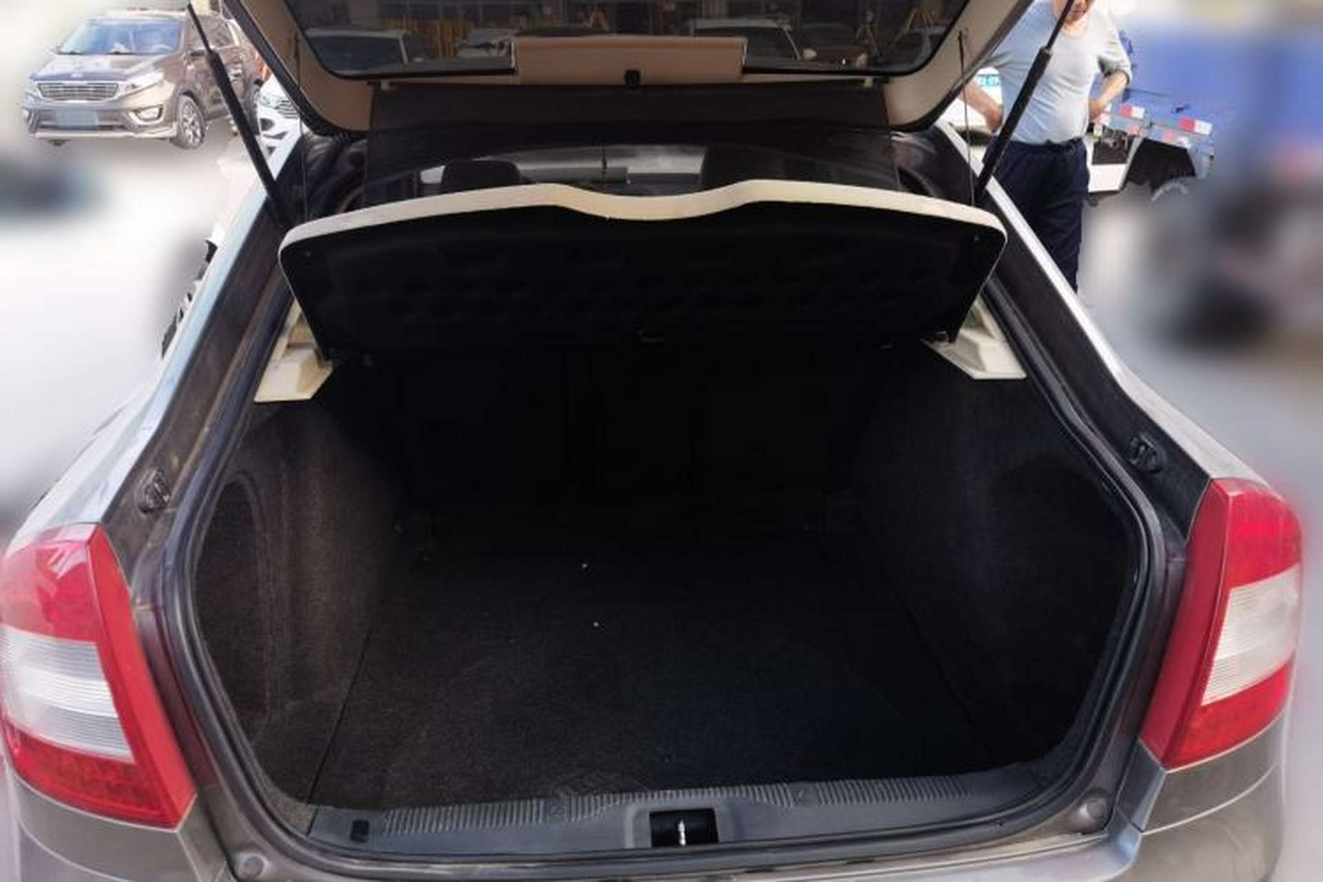 Used Skoda Octavia 2012 1.6L Manual Yijun Edition Trunk