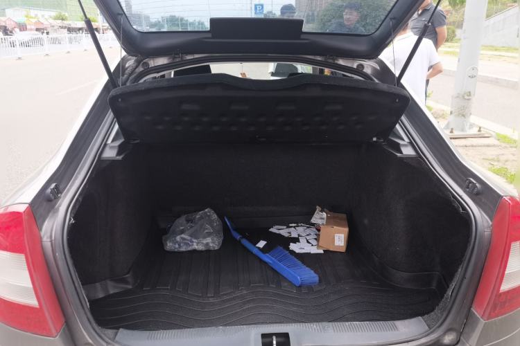 Used Skoda Octavia 2012 2.0L Automatic Yijie Version Trunk