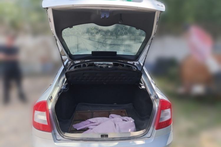 Used Skoda Octavia 2012 2.0L Manual Yijie Version Trunk