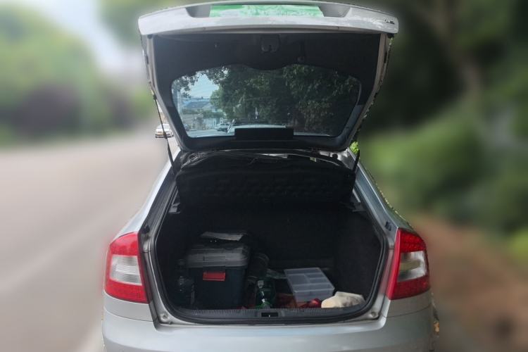 Used Skoda Octavia 2012 1.6L Automatic Yijie Edition Trunk