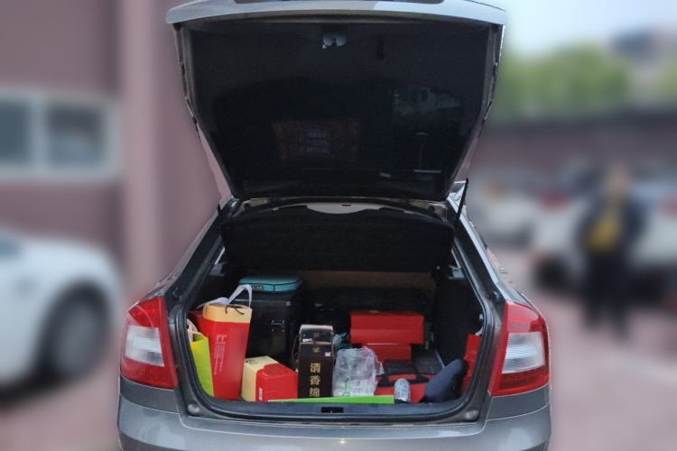 Used Skoda Octavia 2012 1.6L Manual Yijie Edition Trunk