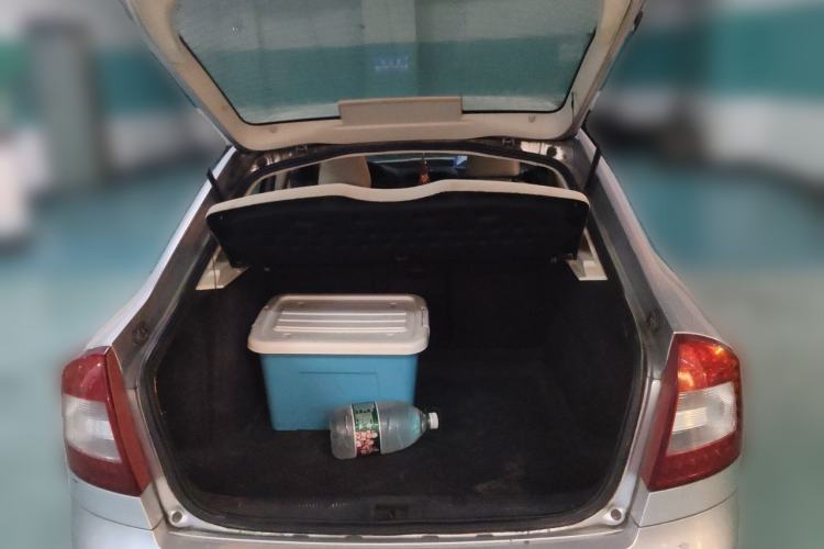 Used Skoda Octavia 2012 1.6L Automatic Yijie Edition Trunk
