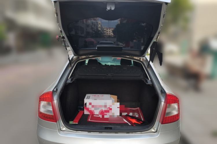 Used Skoda Octavia 2012 1.6L Automatic Yijie Edition Trunk