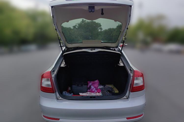 Used Skoda Octavia 2012 1.6L Manual Yijun Edition Trunk
