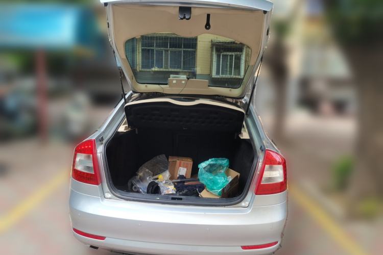 Used Skoda Octavia 2012 1.6L Manual Yijun Edition Trunk