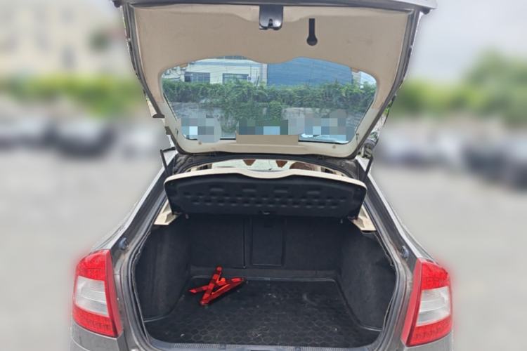 Used Skoda Octavia 2012 1.6L Automatic Yijun Edition Trunk