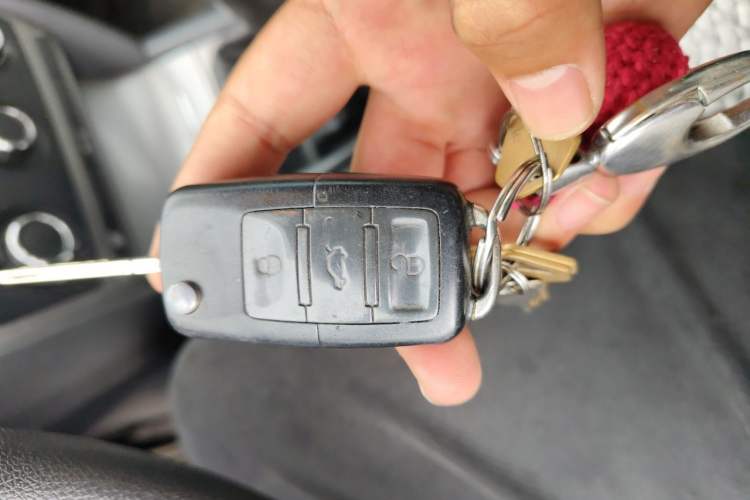 Used Skoda Octavia 2012 1.6L Manual Eado Edition Vehicle Key