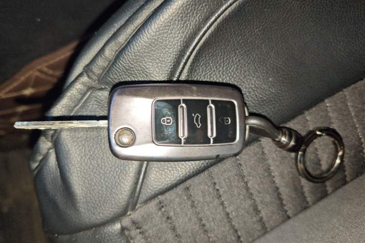 Used Skoda Octavia 2012 1.6L Manual Eado Edition Vehicle Key