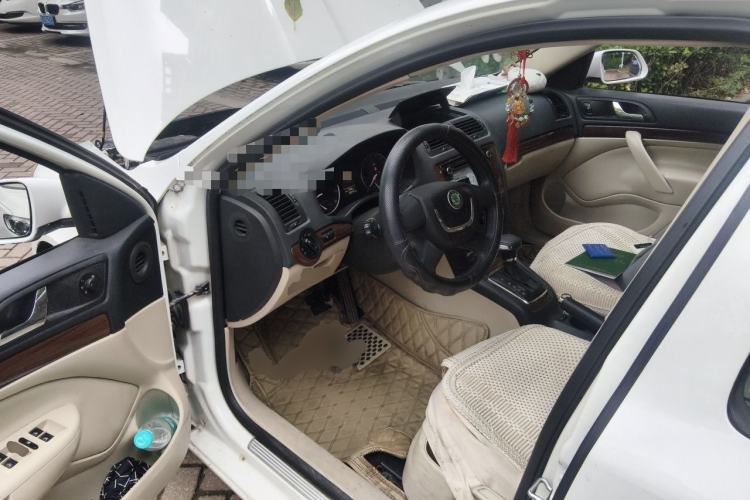 Used Skoda Octavia 2012 1.6L Automatic Yijun Edition Driver Seat