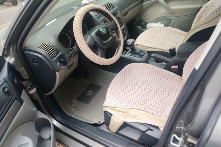 Used Skoda Octavia 2012 1.6L Automatic Yijie Edition Driver Seat