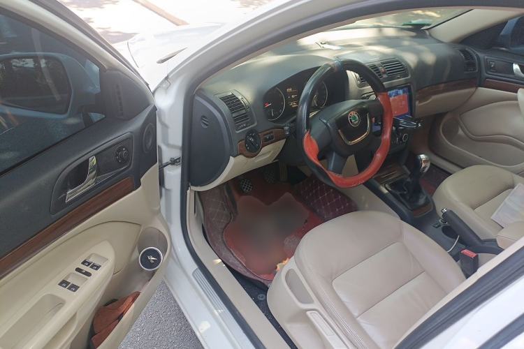 Used Skoda Octavia 2012 1.6L Manual Yijun Edition Driver Seat