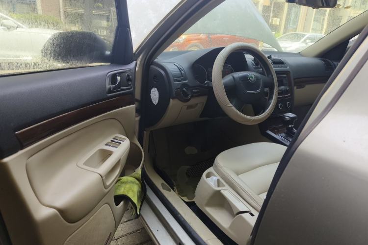 Used Skoda Octavia 2012 1.6L Automatic Yijun Edition Driver Seat