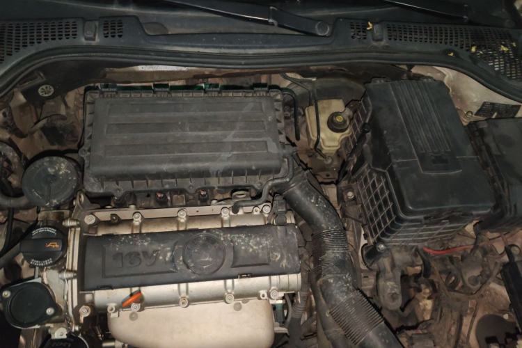 Used Skoda Octavia 2012 1.6L Automatic Yijie Edition Engine Bay