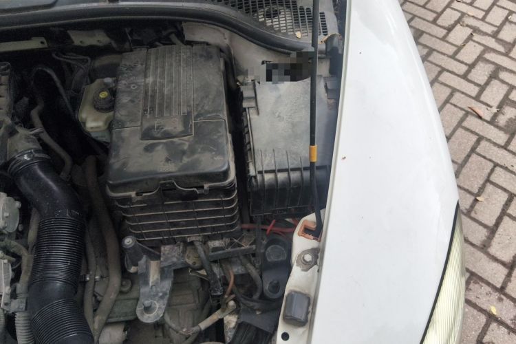 Used Skoda Octavia 2012 1.6L Automatic Yijun Edition Engine Bay Left