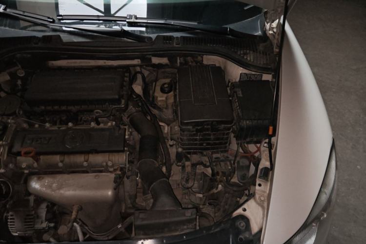 Used Skoda Octavia 2012 1.6L Automatic Yijun Edition Engine Bay Left