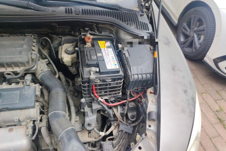 Used Skoda Octavia 2012 1.6L Automatic Yijie Edition Engine Bay Left