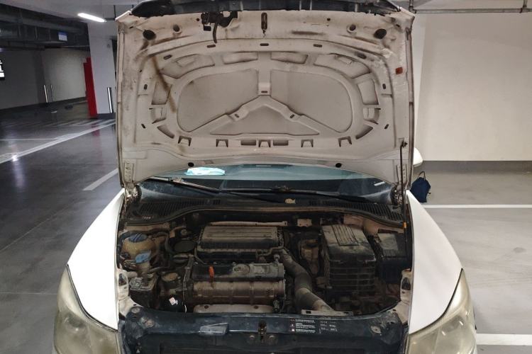 Used Skoda Octavia 2012 1.6L Automatic Yijie Edition Engine Bay